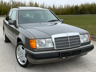 Second-hand Mercedes E250 90 CP (66 kW) 1991 Maro Berlinǎ