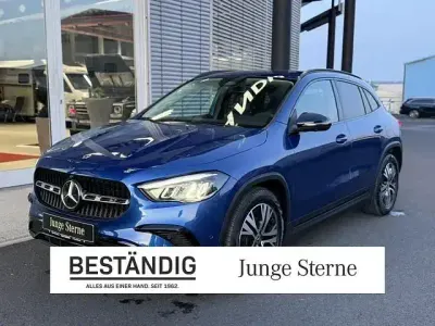 Używany Mercedes GLA180 Progressive 136 KM (100 kW) 2024 Niebieski SUV