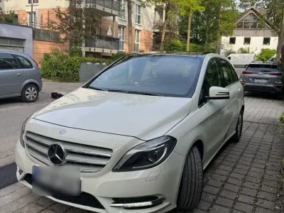 Gebraucht Mercedes B220 170 PS (125 kW) 2013 Weiß Kleinwagen