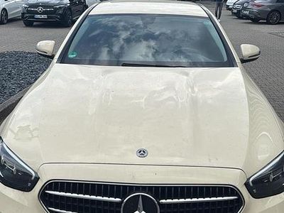 Mercedes E200