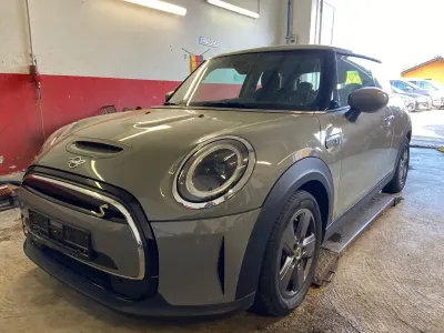 Używany Mini Cooper 135 kW (184 KM) 2022 Szary Hatchback