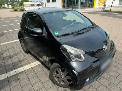 Gebraucht Toyota iQ 69 PS (50 kW) 2009 Schwarz Kleinwagen
