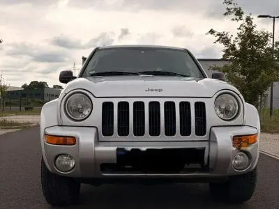 Käytetty Jeep Cherokee Limited 163 HP (119 kW) 2004 Hopea Katumaasturi