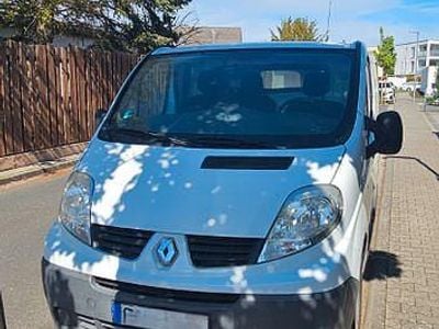 Second-hand Renault Trafic 145 CP (106 kW) 2010 Alb Monovolum
