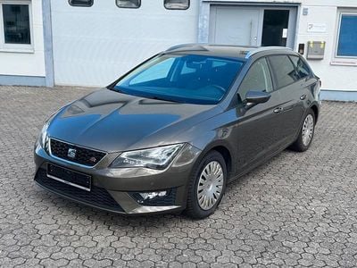 Grau Gebraucht 2016 Seat Leon ST FR Kombi | 9.950 € (Guter Preis)