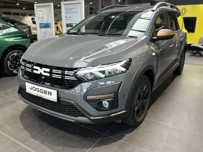 Neu Dacia Jogger Extreme 110 PS (80 kW) 2025 Braun Van / Kleinbus