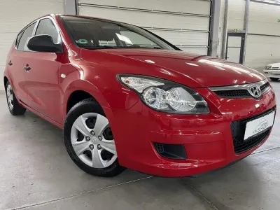 Gebraucht Hyundai i30 Edition+ 109 PS (80 kW) 2009 Shine red (rot) Limousine
