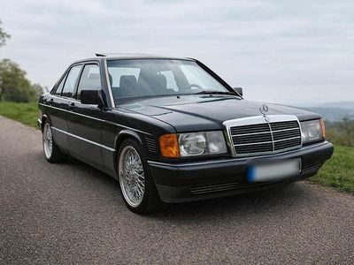 Begagnad Mercedes 190 126 HK (92 kW) 1992 Svart Sedan