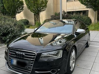Audi S8