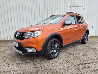 Gebraucht Dacia Sandero Celebration 90 PS (66 kW) 2017 Orange Kleinwagen