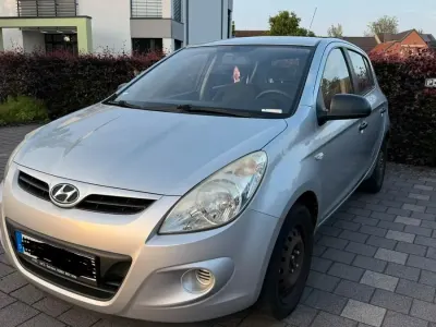 Gebraucht Hyundai i20 101 PS (74 kW) 2009 Silber Kleinwagen