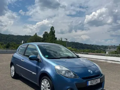 Gebraucht Renault Clio III 75 PS (55 kW) 2010 Blau Limousine
