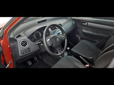 Usado Suzuki Swift 93 HP (68 kW) 2005 Laranja Citadino