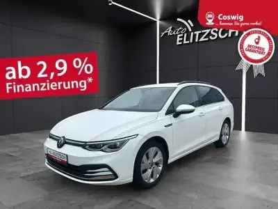 Gebraucht VW Golf VIII Style 131 PS (96 kW) 2022 Pure white Kombi