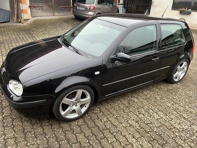 Second-hand VW Golf IV 101 CP (74 kW) 1999 Negru Hatchback