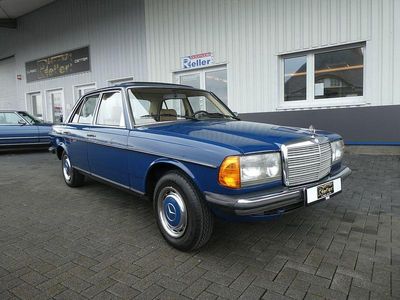 Gebraucht Mercedes 200 60 PS (44 kW) 1984 Blau Limousine