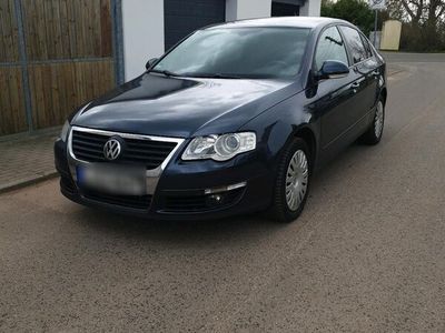 gebraucht VW Passat 1,6 FSI + Tüv neu.