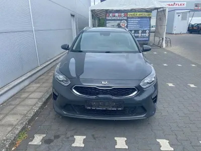 Gebraucht Kia Ceed Sportswagon Platinum Edition 136 PS (100 kW) 2020 Grau Kombi