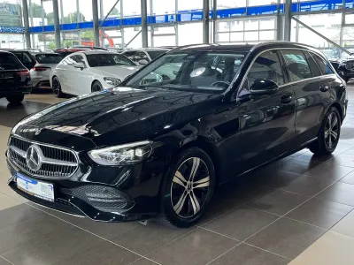 Gebraucht Mercedes C200 Avantgarde 163 PS (119 kW) 2023 Schwarz Kombi
