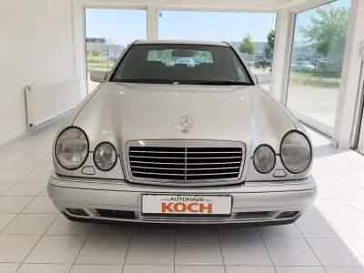 Gebraucht Mercedes E290 Avantgarde 129 PS (94 kW) 1998 Silber Limousine
