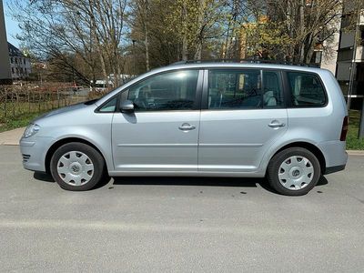 Gebraucht VW Touran 140 PS (102 kW) 2009 Grau Van / Kleinbus