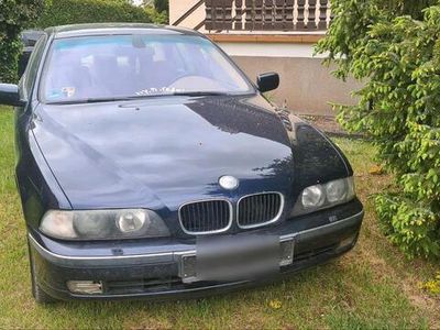 BMW 523