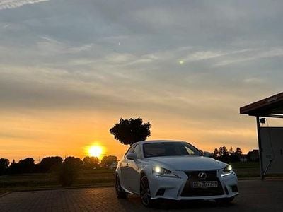 Lexus IS300h