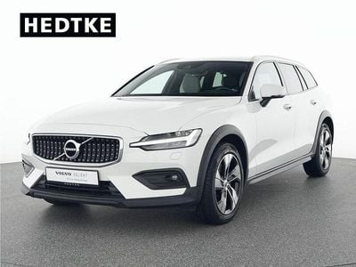 Gebraucht Volvo V60 CC Pro 197 PS (144 kW) 2022 Weiß Kombi