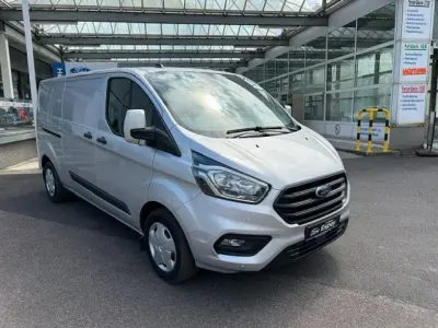 Gebraucht Ford Transit Custom Trend 131 PS (96 kW) 2022 Polar silber (metallic) Van