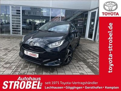 Neu Toyota Yaris Hybrid Comfort 116 PS (85 kW) 2025 Schwarz Limousine