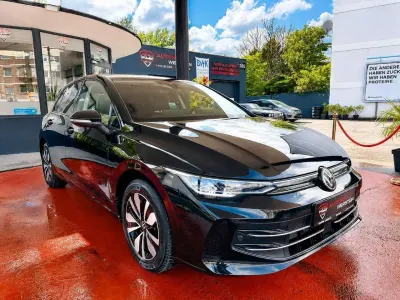 Gebraucht VW Golf VIII Goal 150 PS (110 kW) 2025 Mythos black Limousine