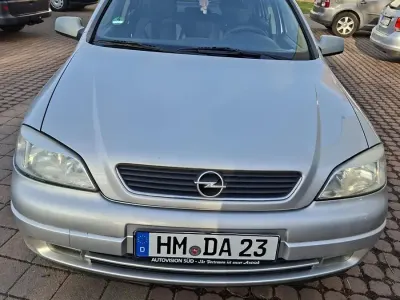 Używany Opel Astra 102 KM (75 kW) 2002 Srebrny Sedan/Limuzyna