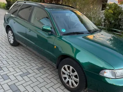 Gebraucht Audi A4 125 PS (91 kW) 1998 Grün Kombi