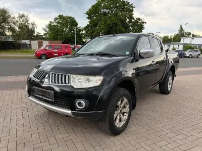 Gebraucht Mitsubishi L200 178 PS (130 kW) 2011 Schwarz Pickup