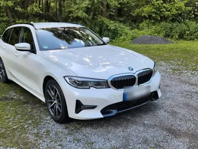 Gebraucht BMW 330 Sport Line 184 PS (135 kW) 2021 Weiß Kombi