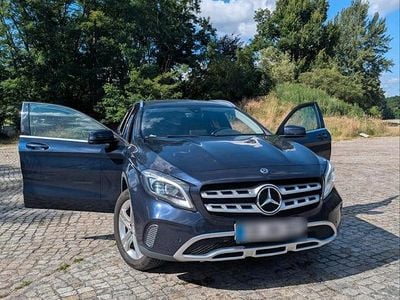 Mercedes GLA220