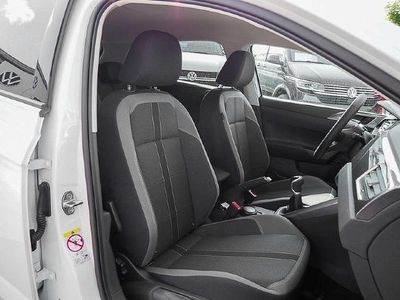 Weiss Gebraucht 2023 VW Polo IQ Drive Limousine | 22.249 € (Teuer)