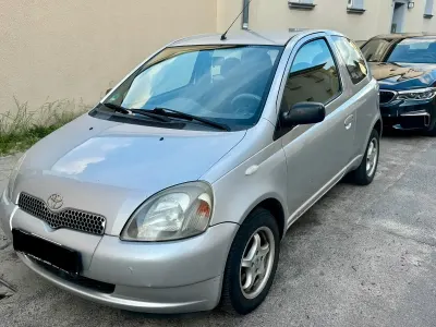 Gebraucht Toyota Yaris 68 PS (50 kW) 2000 Grau Kleinwagen