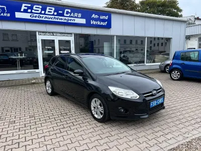 Gebraucht Ford Focus Trend 125 PS (91 kW) 2012 Schwarz Limousine