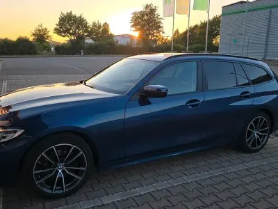 Gebraucht BMW 318 Advantage 156 PS (114 kW) 2021 Blau Kombi