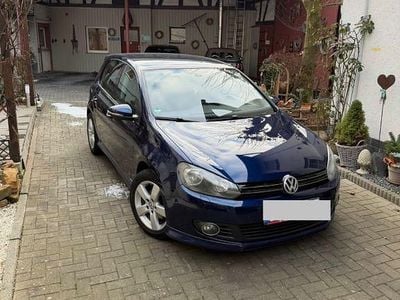 Gebraucht VW Golf VI Team 122 PS (89 kW) 2011 Blau Kleinwagen