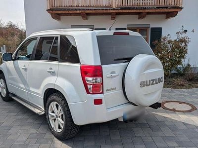 Gebraucht Suzuki Grand Vitara Limited 169 PS (124 kW) 2010 Weiß SUV