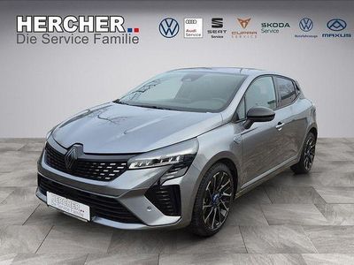 Grau Gebraucht 2023 Renault Clio V Esprit Alpine Limousine | 17.350 € (Etwas zu teuer)