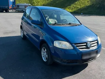 Używany VW Fox 55 KM (40 kW) 2005 Niebieski Hatchback