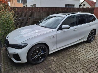 BMW 330e
