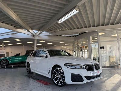 Alpinweiss iii Gebraucht 2022 BMW 530 M Sport Kombi | 36.950 € (Fairer Preis)