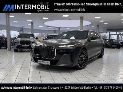 Gebraucht BMW M760e Executive 571 PS (419 kW) 2024 Schwarz Limousine