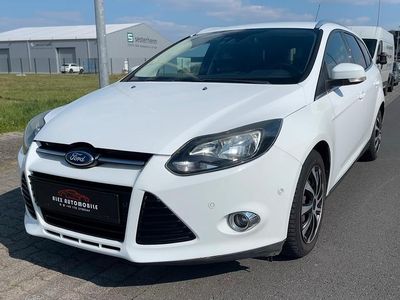 Gebraucht Ford Focus Titanium 116 PS (85 kW) 2011 Weiß Kombi