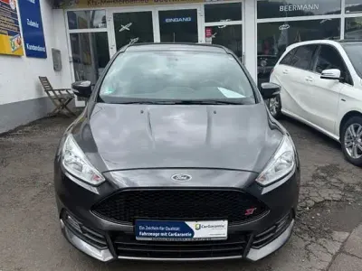 Gebraucht Ford Focus ST 250 PS (183 kW) 2017 Grau Limousine