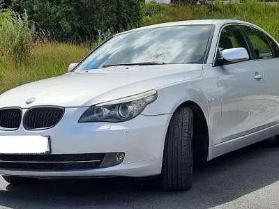 Gebraucht BMW 523 190 PS (139 kW) 2009 Silber Limousine